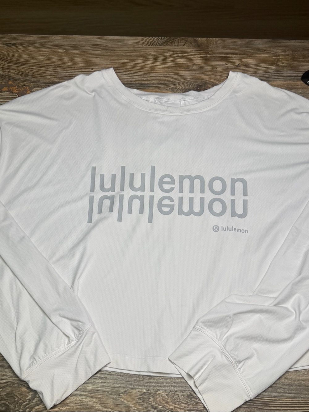 lululemon athletica White Long Sleeve Crop Top with Reflective Logo size 8